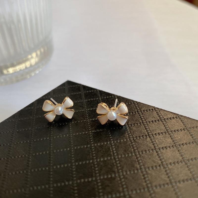 DKD Pearl Bow Earrings