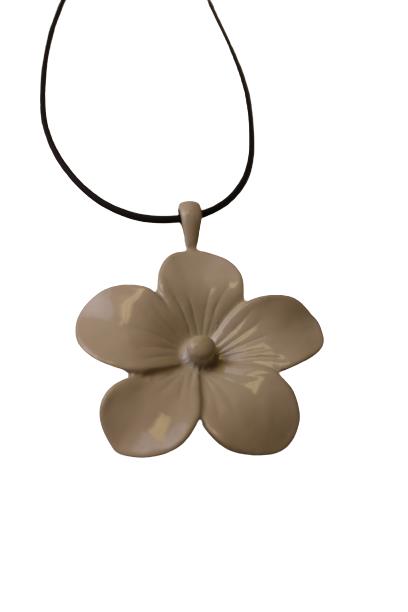 Completely Bella Enameled Ivory Coated Flower Pendant Necklace
