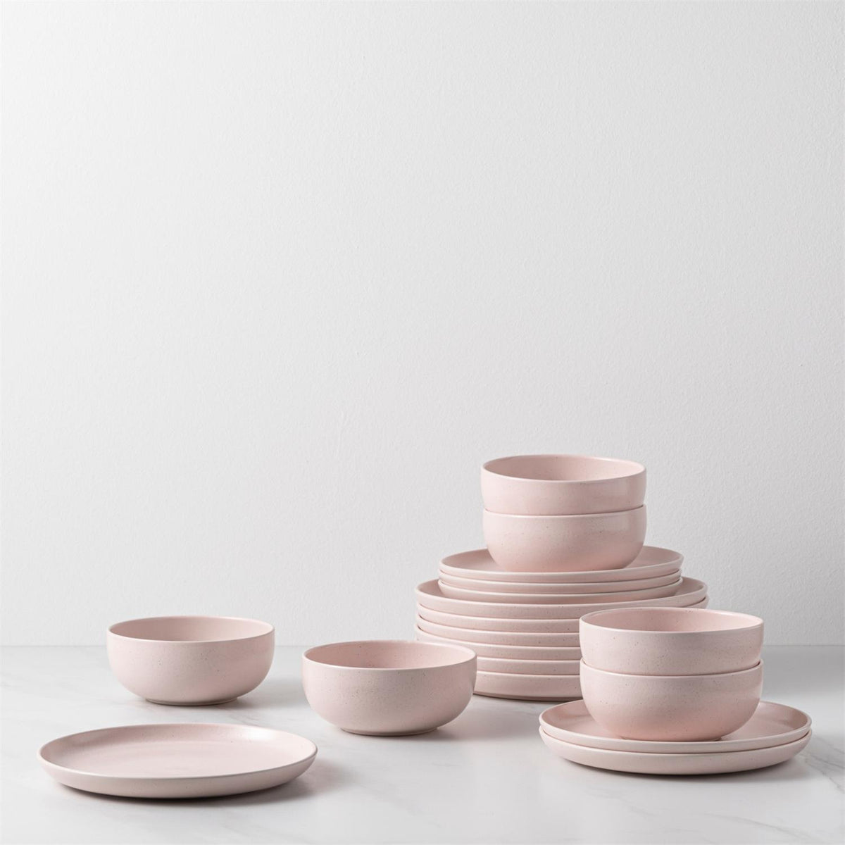 Casa Fina Pacifica 18-piece place setting w/ cerea
