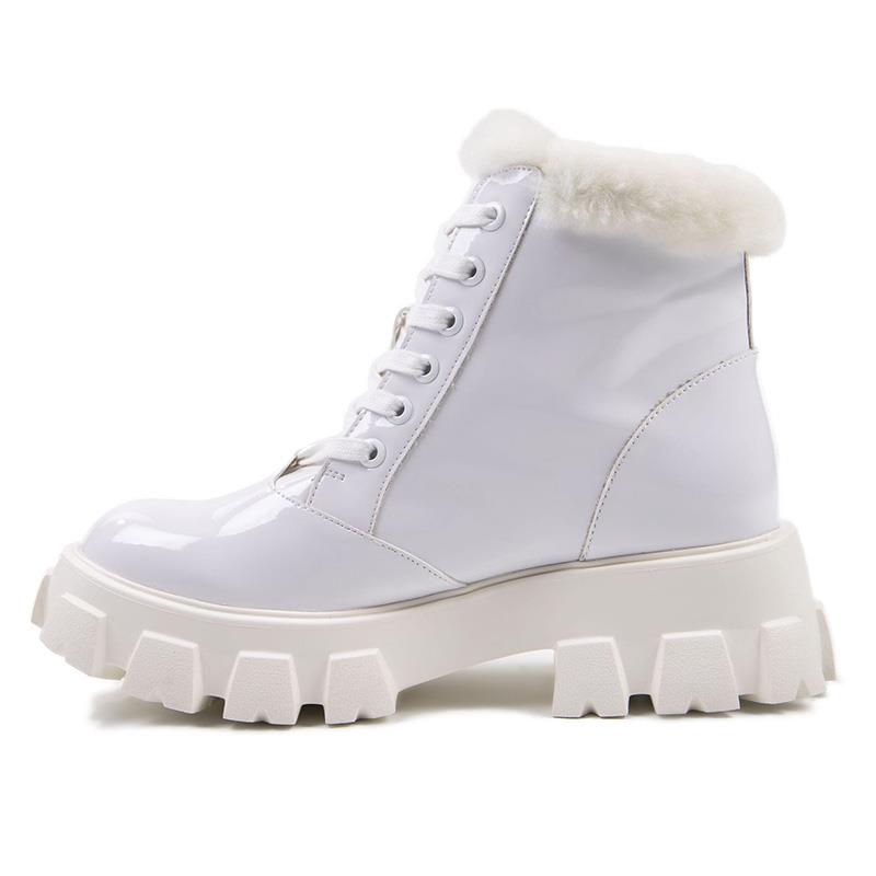 Cloud Nine Sheepskin Women's Sadie Boot-White-9