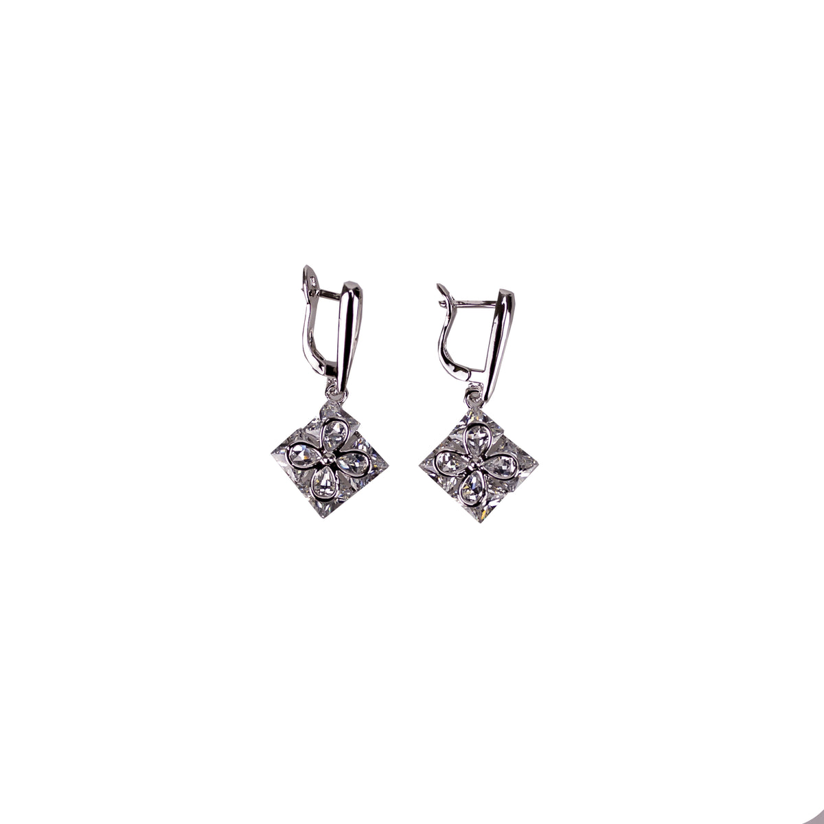 Completely Bella Clover Style Earrings in Clear