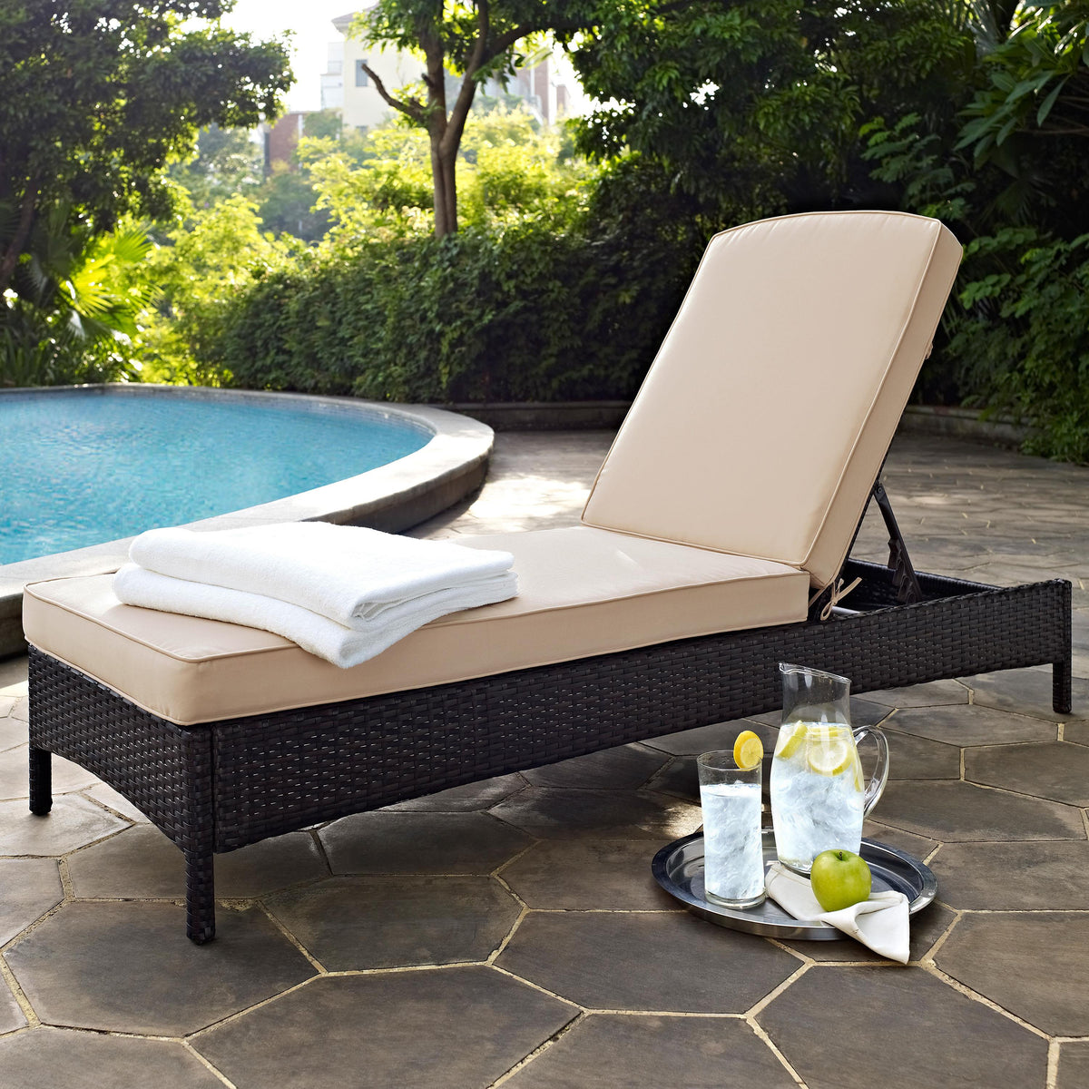 Crosley Outdoor Palm Harbor Wicker Outdoor Chaise Lounge