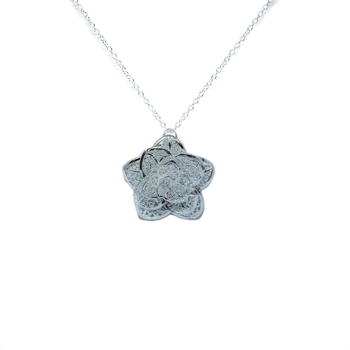 Completely Bella Oversized Flower Pendant Necklace in Silver