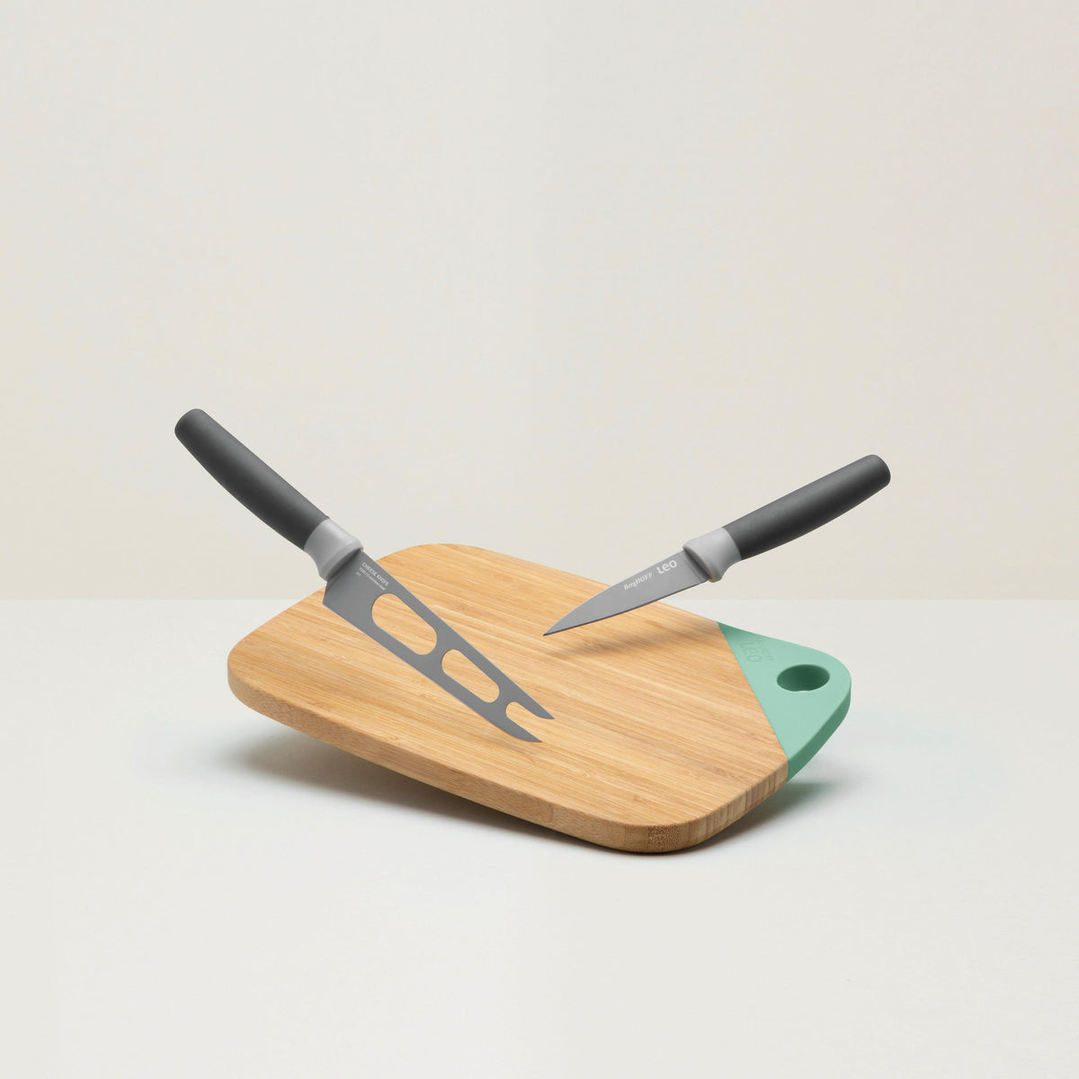 BergHOFF Leo 3Pc Knife and Cutting Board Set