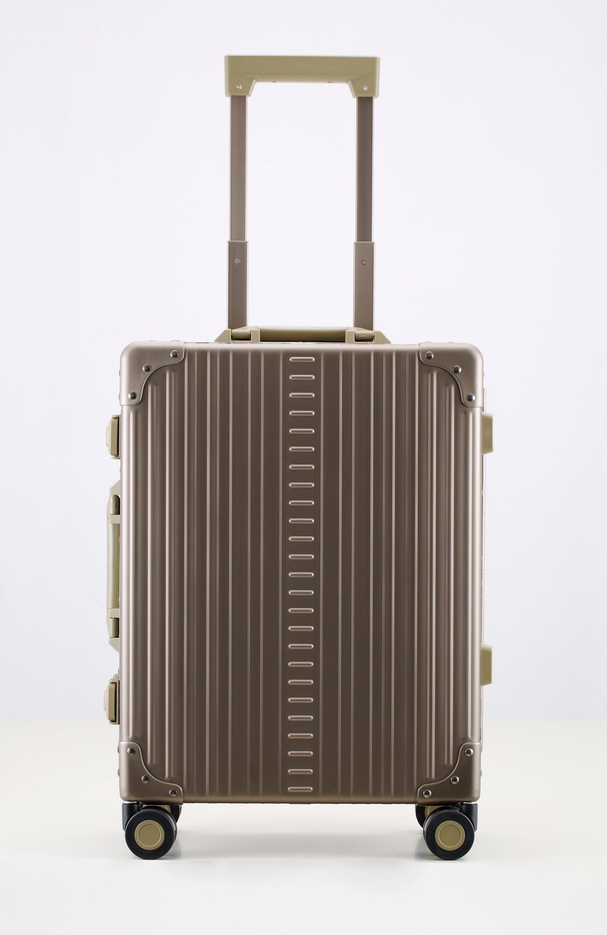 Aleon 21" International Carry-On Aluminum Hardside Luggage (Bronze)