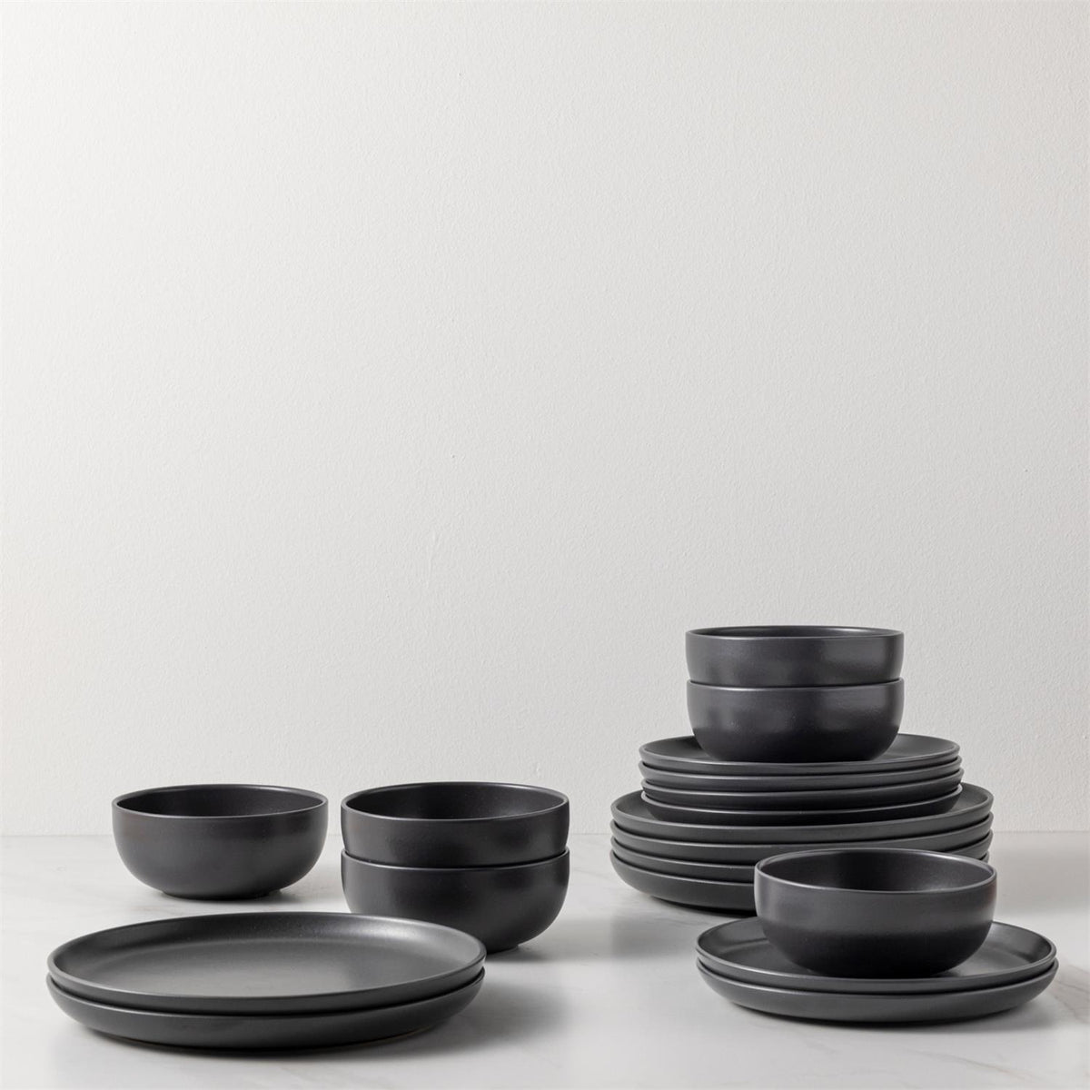 Casa Fina Pacifica 18-piece place setting w/ cerea