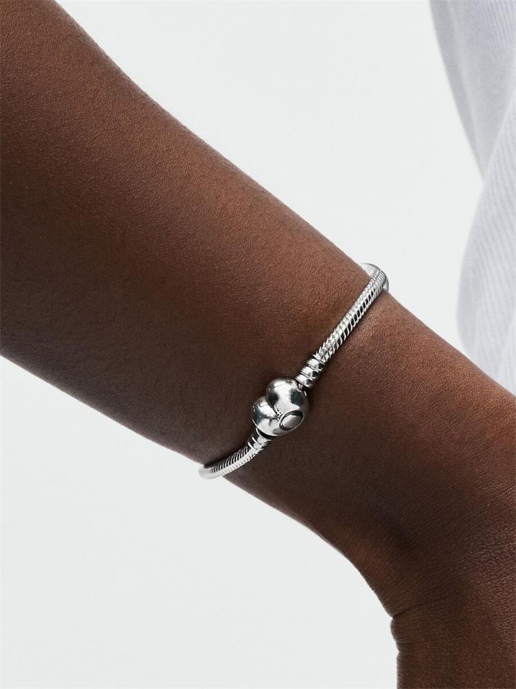 Pandora Moments Heart Clasp Snake Chain Bracelet Size 7.9"