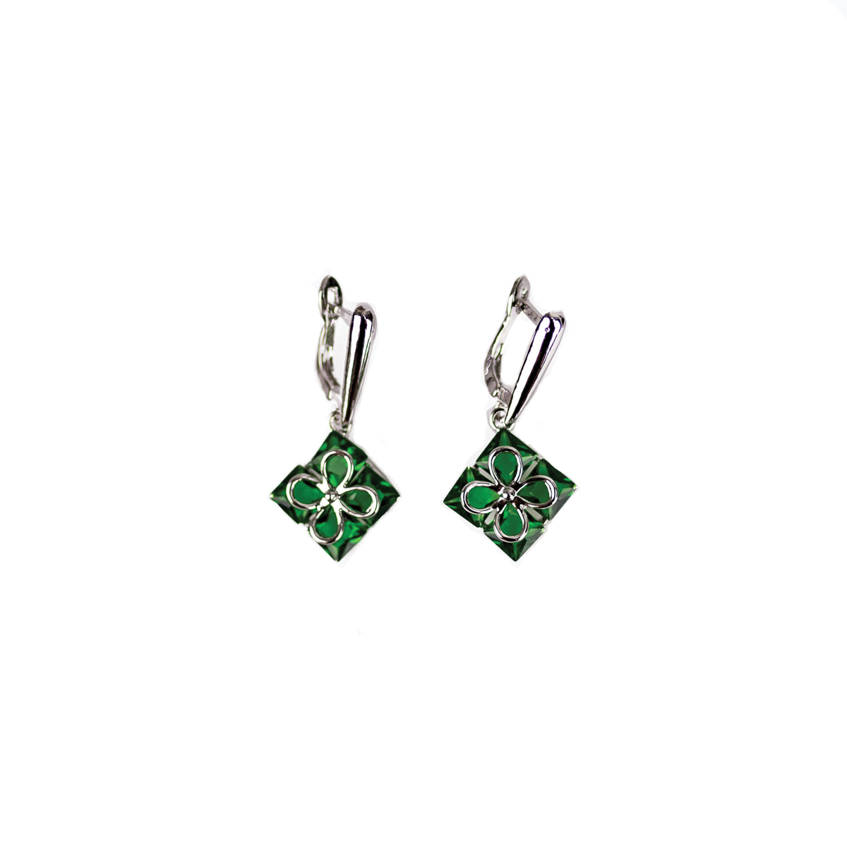 Completely Bella Clover Style Earrings in Green