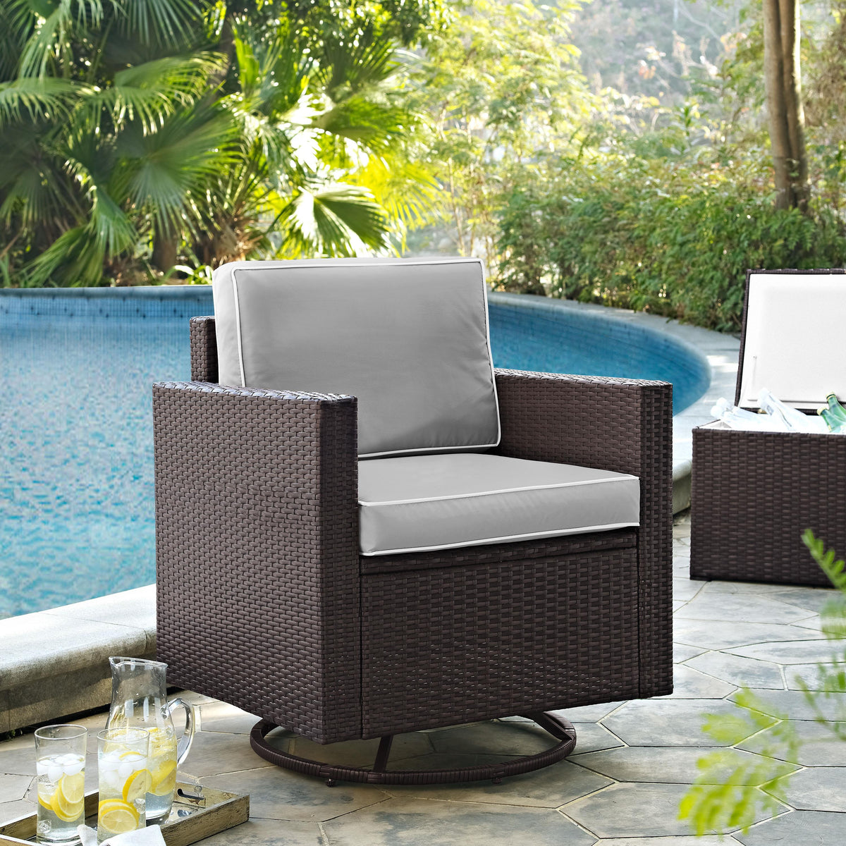 Crosley Outdoor Palm Harbor Wicker Swivel Rocker Outdoor Chair